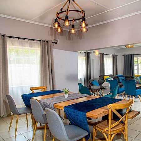 Villa Hungwe House à Victoria Falls Extérieur photo
