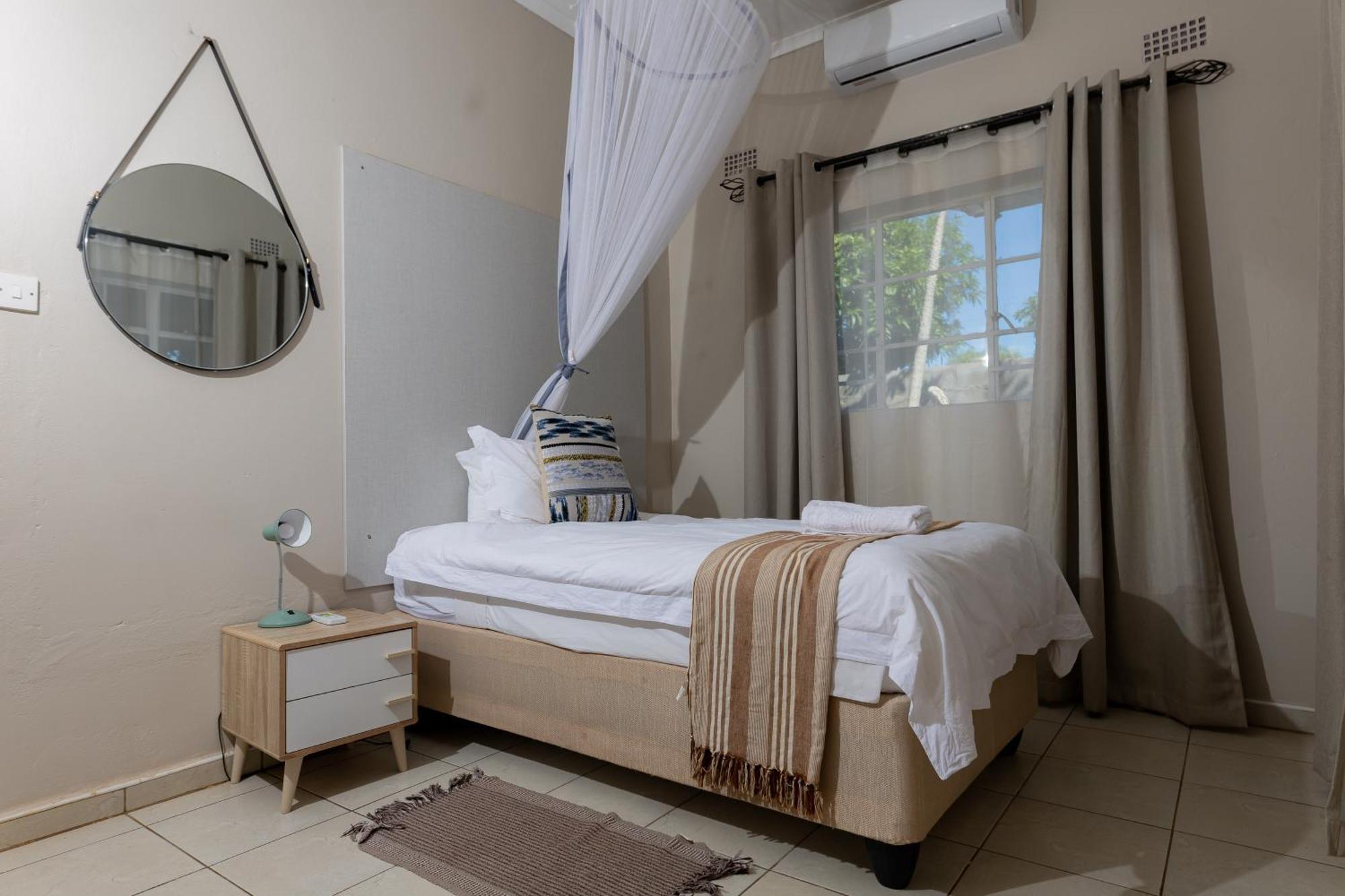 Villa Hungwe House à Victoria Falls Extérieur photo