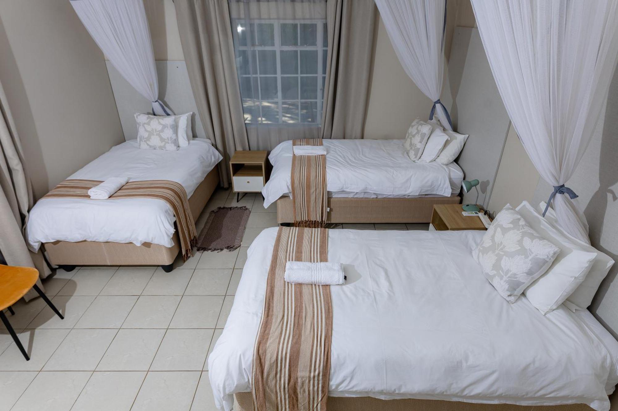 Villa Hungwe House à Victoria Falls Extérieur photo