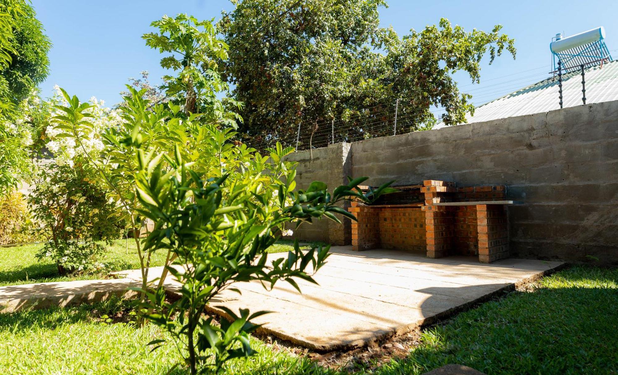 Villa Hungwe House à Victoria Falls Extérieur photo